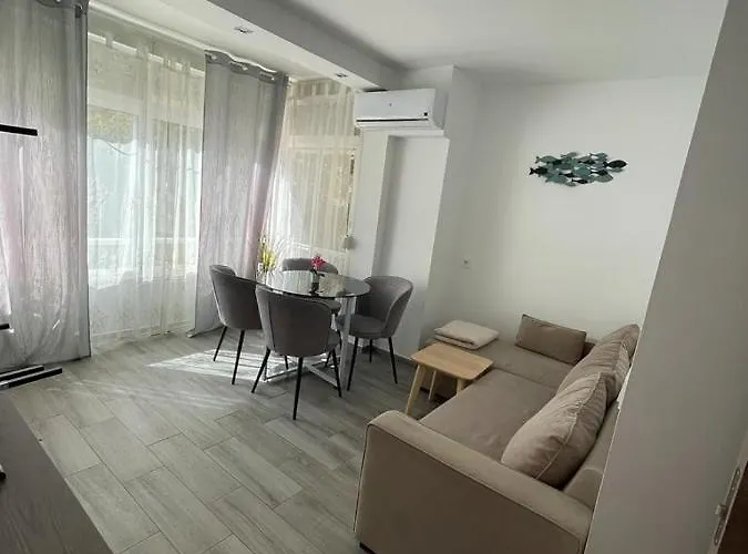 Blue Ocean Apartment *